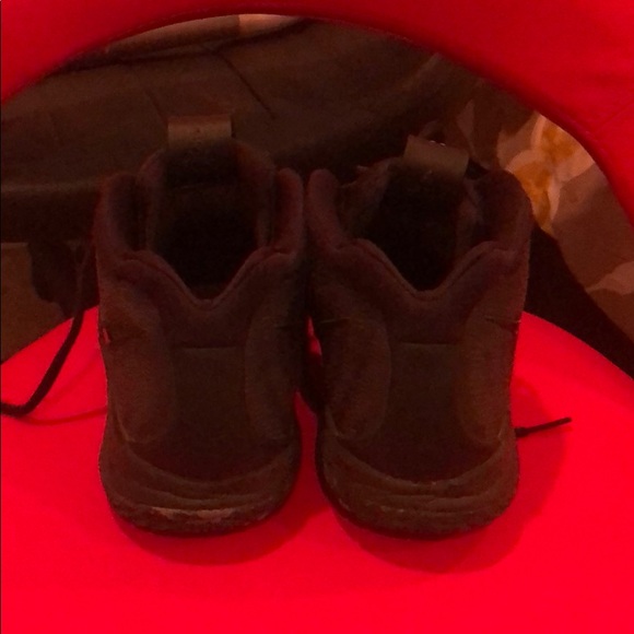 Nike Kyrie Irving Basketball Tennis - Picture 2 of 5